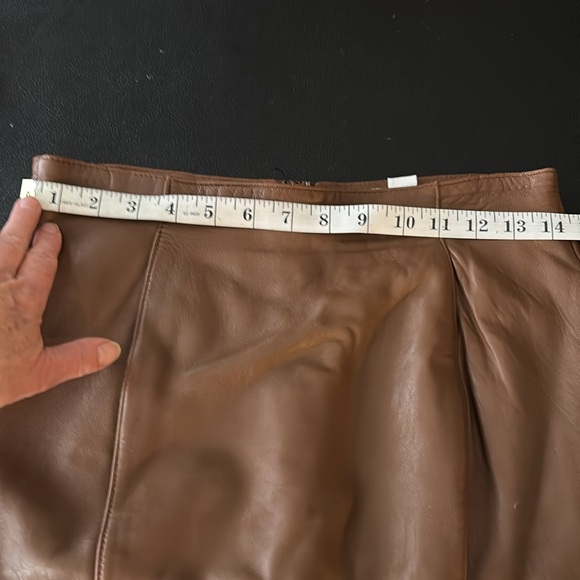 Lord & Taylor Soft Leather Skirt fully lined - Picture 6 of 8